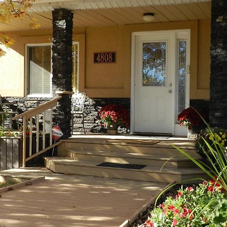 Bethel-Aspen Inn Bonnyville エクステリア 写真