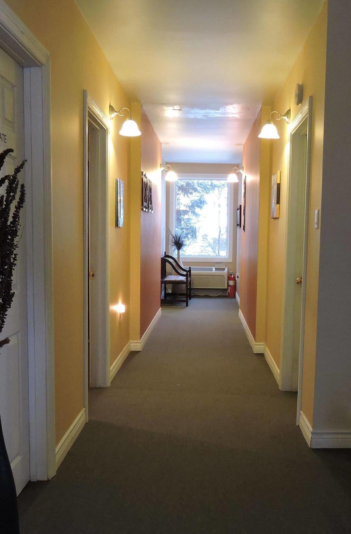 Bethel-Aspen Inn Bonnyville エクステリア 写真